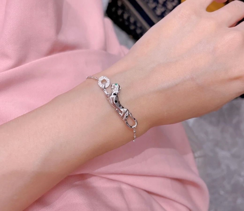Ca*t1er bracelets